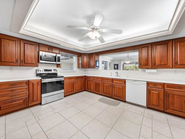 489 S Country Club Drive, Atlantis FL 33462