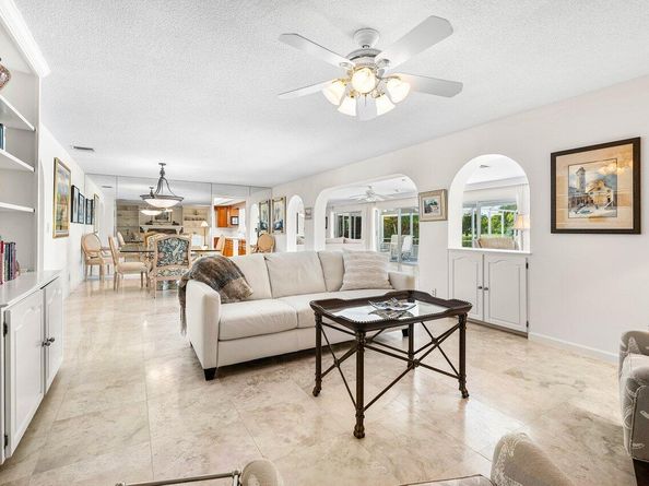 489 S Country Club Drive, Atlantis FL 33462
