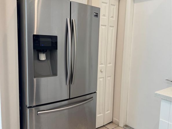 4077 Pine Ridge Ln, Weston FL 33331