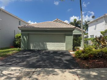 4077 Pine Ridge Ln