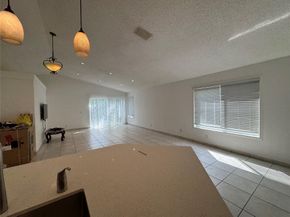 4077 Pine Ridge Ln, Weston FL 33331