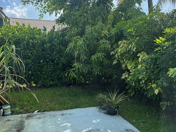 4077 Pine Ridge Ln, Weston FL 33331
