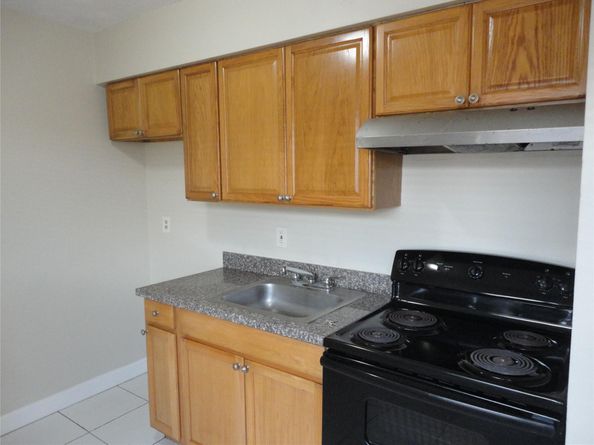 3990 NW 30th Ter, Lauderdale Lakes FL 33309