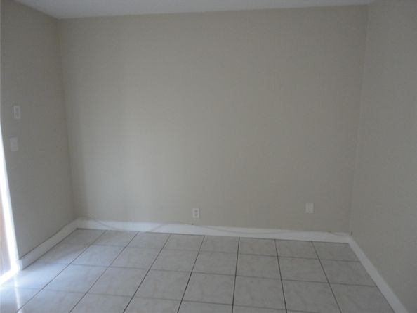 3990 NW 30th Ter, Lauderdale Lakes FL 33309