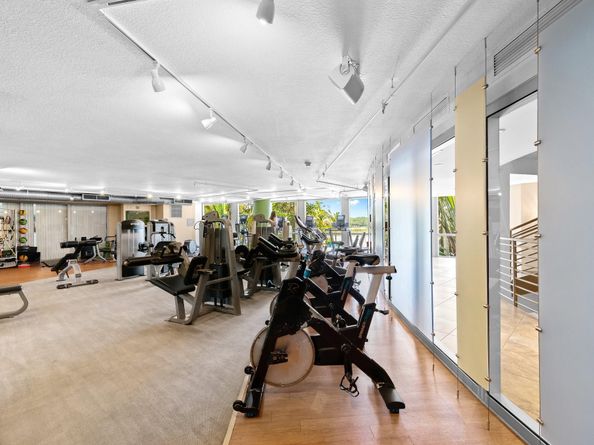 2641 N Flamingo Rd TH7, Sunrise FL 33323