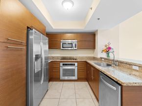2641 N Flamingo Rd TH7, Sunrise FL 33323