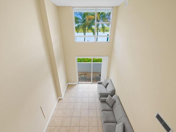 2641 N Flamingo Rd TH7, Sunrise FL 33323