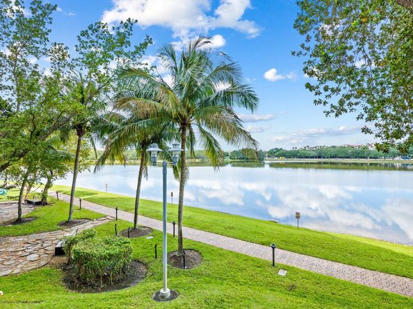 2641 N Flamingo Rd TH7, Sunrise FL 33323