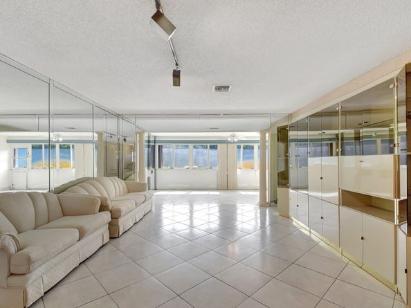 5800 Fernley Drive W 51, Greenacres FL 33415