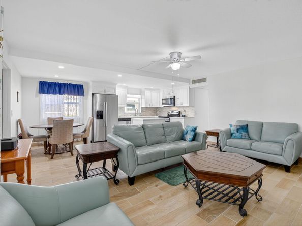 60 Brittany B, Delray Beach FL 33446