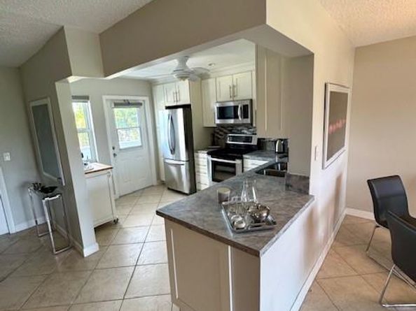 1000 NE 14 410, Hallandale Beach FL 33009