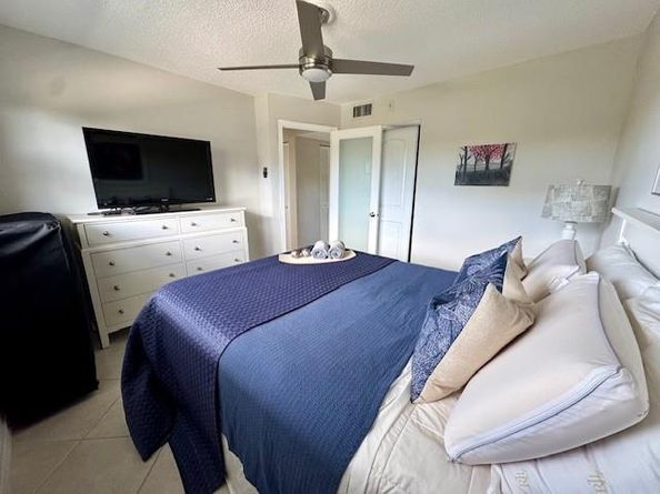 1000 NE 14 410, Hallandale Beach FL 33009