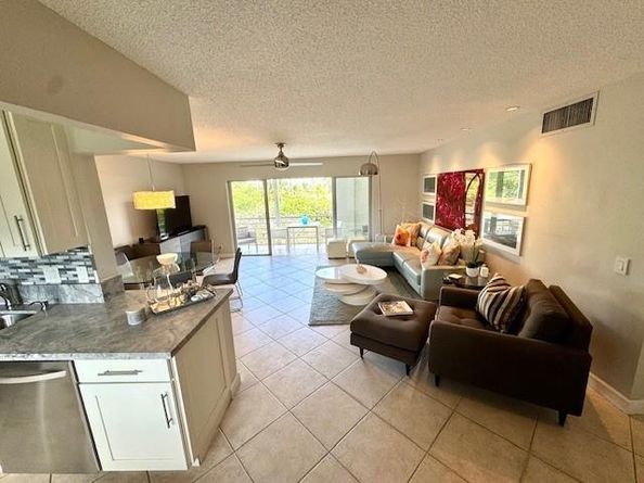 1000 NE 14 410, Hallandale Beach FL 33009