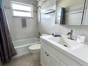 1000 NE 14 410, Hallandale Beach FL 33009