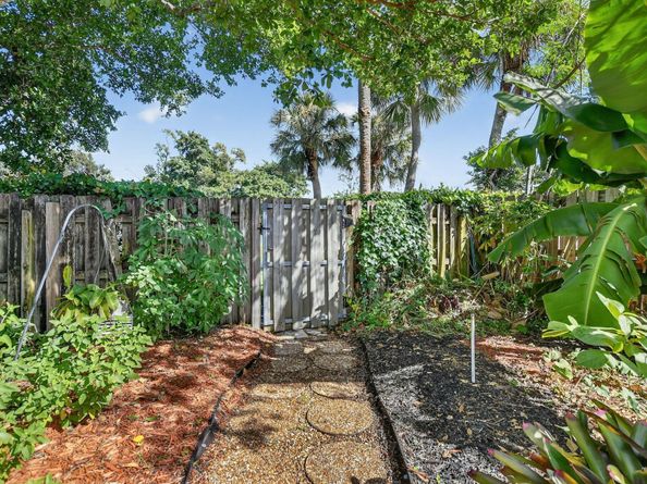 7569 Martinique Boulevard, Boca Raton FL 33433