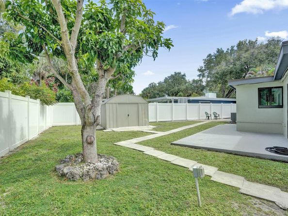 1613 SW 12th Ct, Fort Lauderdale FL 33312