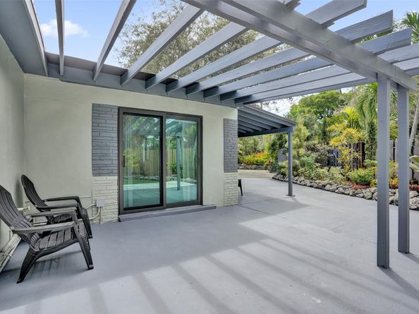 1613 SW 12th Ct, Fort Lauderdale FL 33312