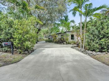 1613 SW 12th Ct