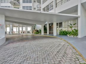 11930 N Bayshore Dr 404, North Miami FL 33181