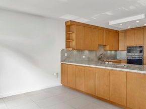 11930 N Bayshore Dr 404, North Miami FL 33181