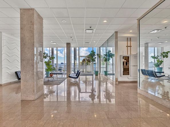 11930 N Bayshore Dr 404, North Miami FL 33181