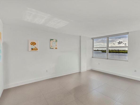 11930 N Bayshore Dr 404, North Miami FL 33181