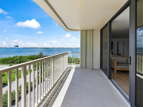 5480 N Ocean Drive B5b, Singer Island FL 33404