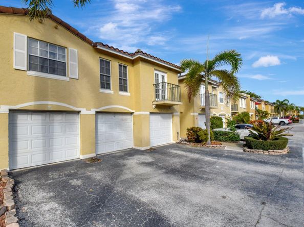 1125 Lake Shore Drive 203, Lake Park FL 33403