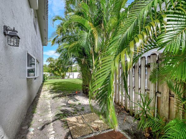 11666 Briarwood 2 Circle 2, Boynton Beach FL 33437