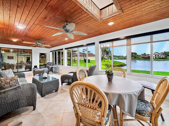 6 Woods Lane, Boynton Beach FL 33436