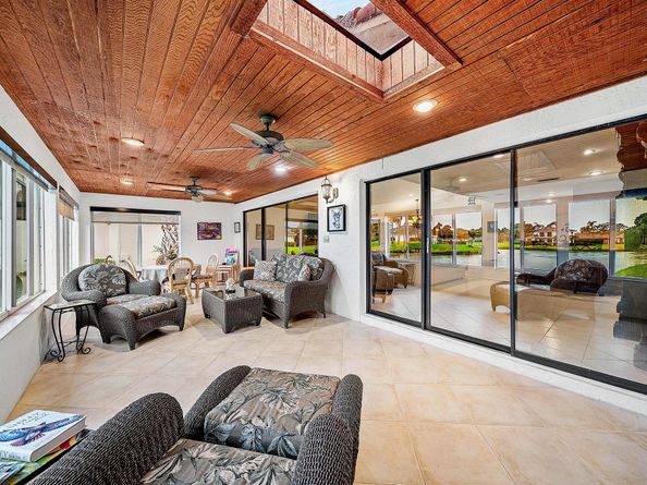 6 Woods Lane, Boynton Beach FL 33436