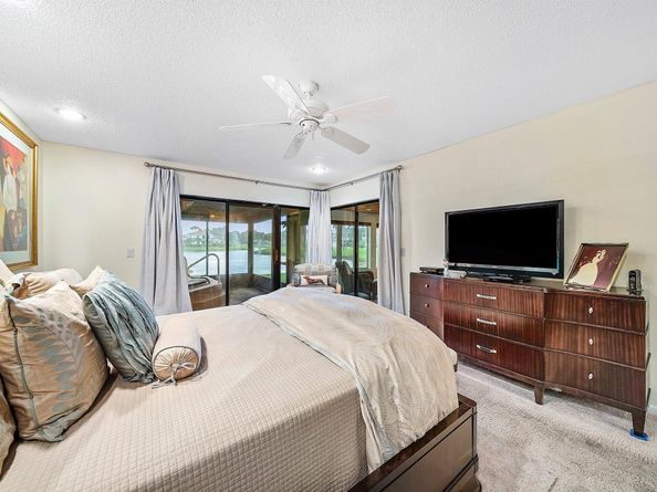 6 Woods Lane, Boynton Beach FL 33436