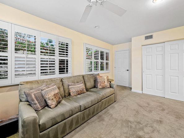 6 Woods Lane, Boynton Beach FL 33436