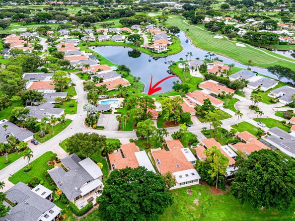6 Woods Lane, Boynton Beach FL 33436