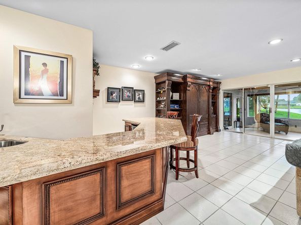 6 Woods Lane, Boynton Beach FL 33436