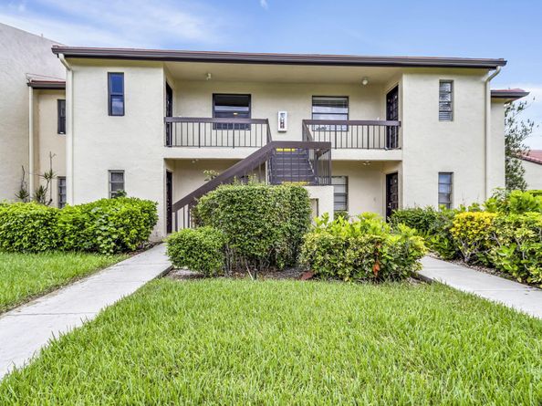 8535 Casa Del Lago F, Boca Raton FL 33433