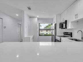 8535 Casa Del Lago F, Boca Raton FL 33433