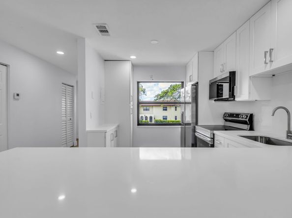 8535 Casa Del Lago F, Boca Raton FL 33433
