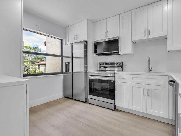 8535 Casa Del Lago F, Boca Raton FL 33433