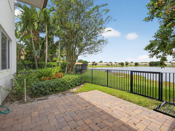 8337 Cocoplum Sound Lane, West Palm Beach FL 33411