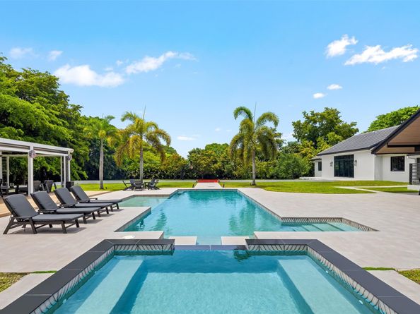 7077 NW 87th Ave, Parkland FL 33067