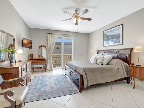 1776 Bay Dr, Pompano Beach FL 33062
