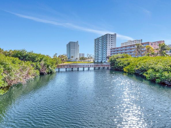 1776 Bay Dr, Pompano Beach FL 33062