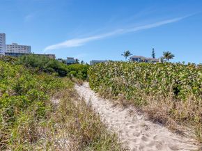 1776 Bay Dr, Pompano Beach FL 33062