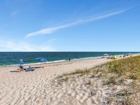 1776 Bay Dr, Pompano Beach FL 33062