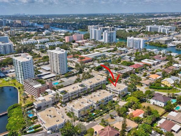 1776 Bay Dr, Pompano Beach FL 33062