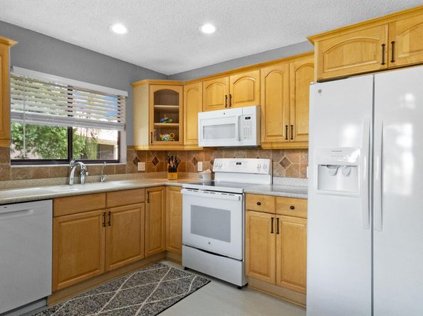 5600 Coach House Circle E, Boca Raton FL 33486
