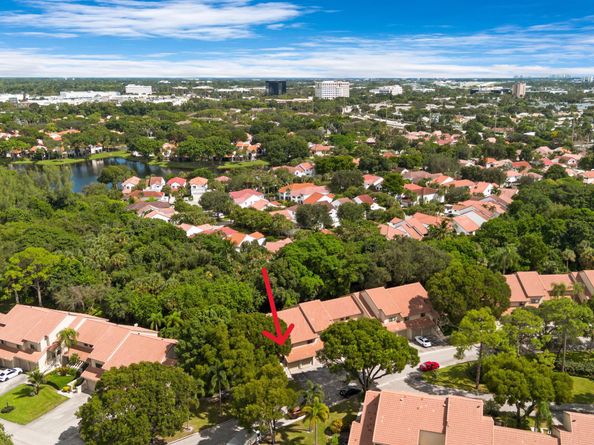 5600 Coach House Circle E, Boca Raton FL 33486