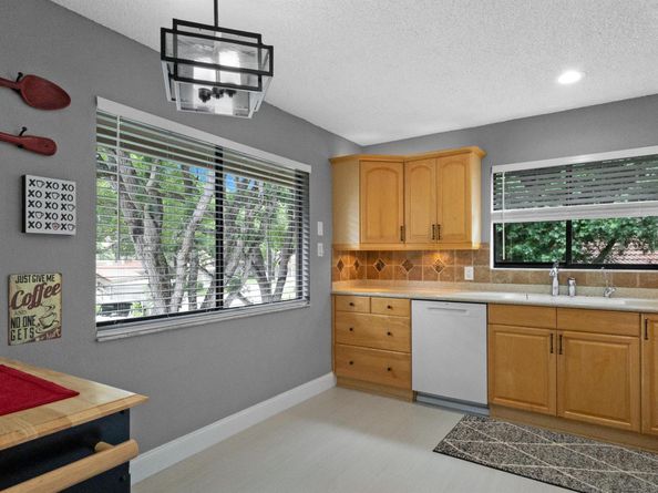 5600 Coach House Circle E, Boca Raton FL 33486