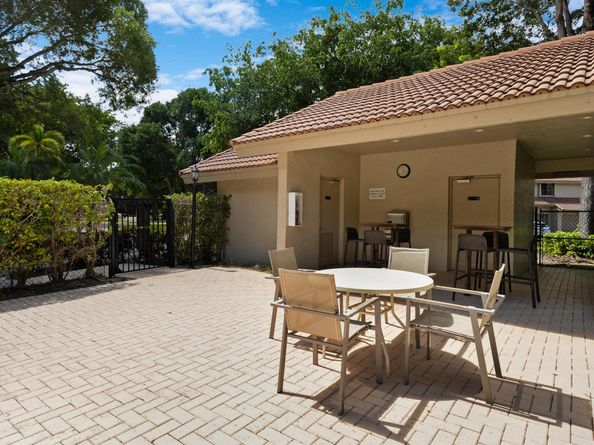 5600 Coach House Circle E, Boca Raton FL 33486